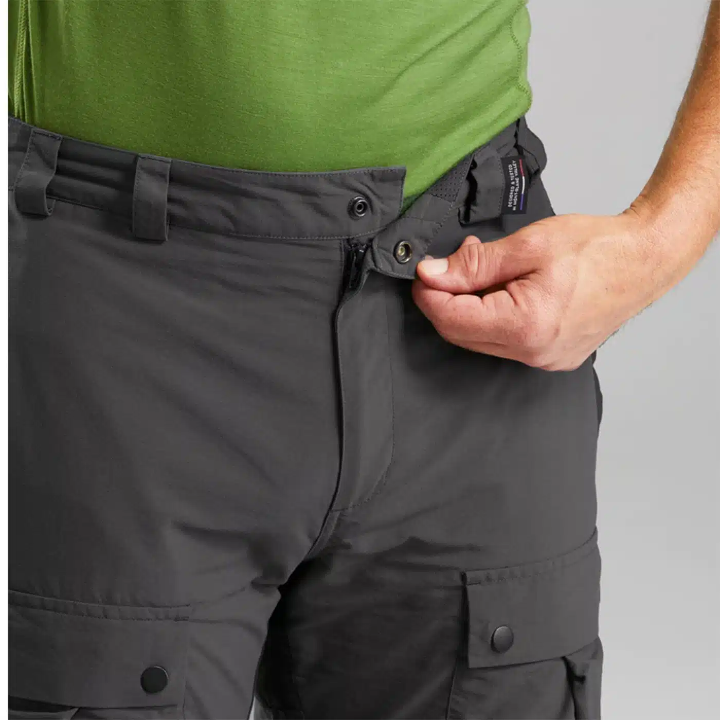PANTALÓN TRANSFORMABLE 2 EN 1 RESISTENTE TREKKING MONTAÑA MT100 HOMBRE FORCLAZ GRIS CARBÓN - Imagen 5