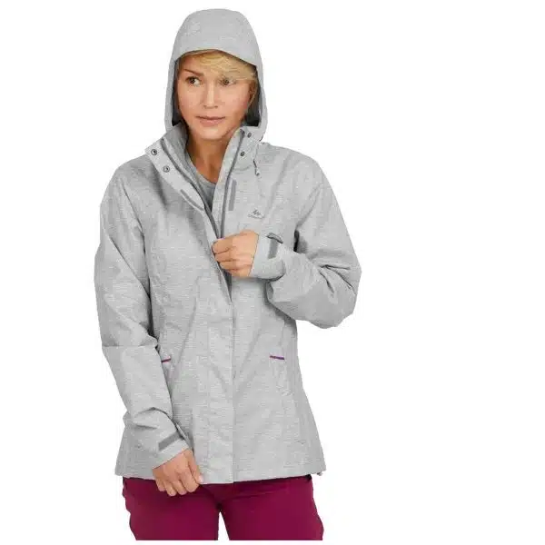 CHAQUETA IMPERMEABLE MONTAÑA Y SENDERISMO MUJER QUECHUA MH100 GRIS CLARO