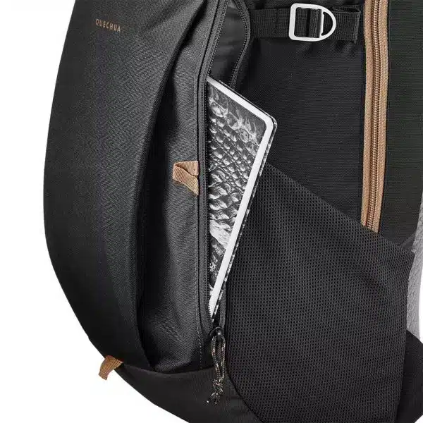 Mochila de montaña y trekking 20L Quechua NH100 negro Equipaje de mano - Imagen 4