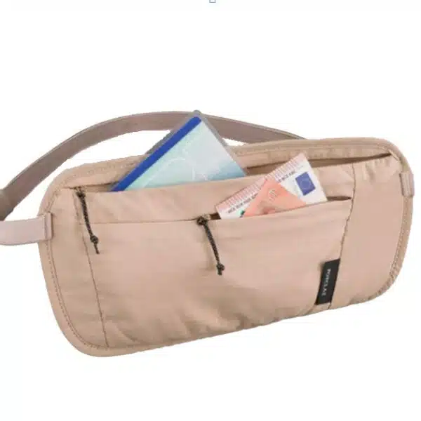 Riñonera discreta de trekking viaje FORCLAZ TRAVEL RFID beige