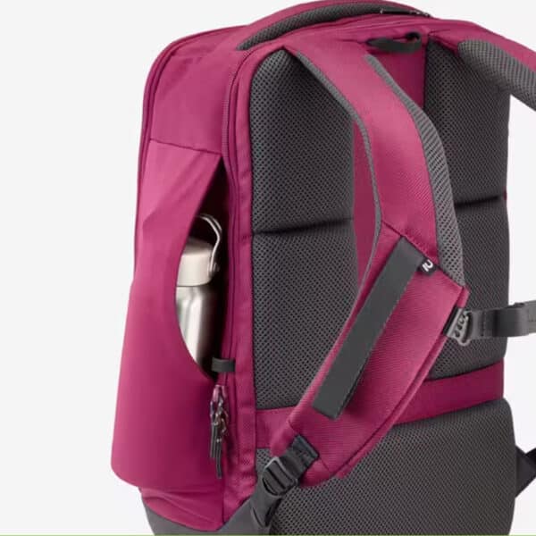 Mochila de montaña y senderismo 23L Quechua NH Escape 500 Morado Cereza. Equipaje de mano - Imagen 11