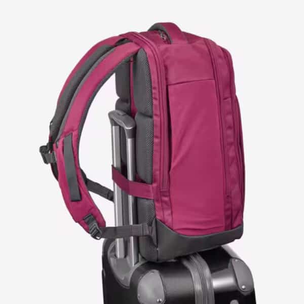 Mochila de montaña y senderismo 23L Quechua NH Escape 500 Morado Cereza. Equipaje de mano - Imagen 14