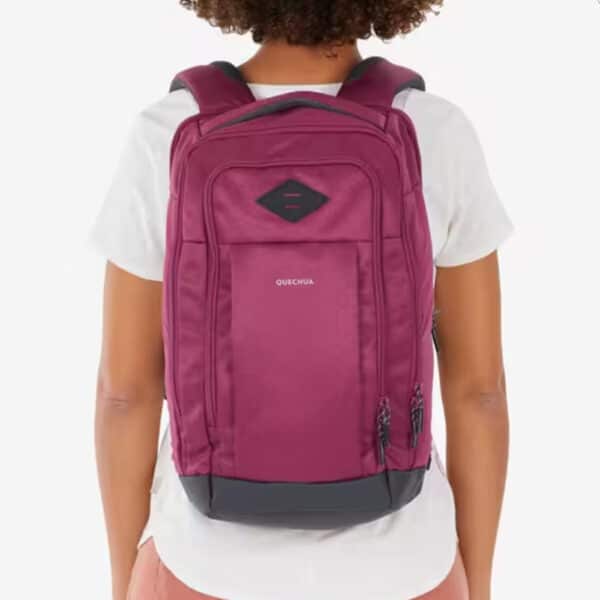 Mochila de montaña y senderismo 23L Quechua NH Escape 500 Morado Cereza. Equipaje de mano - Imagen 3